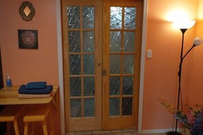 Room - Ground floor unit for family and friends in Jackson Heights (New York)