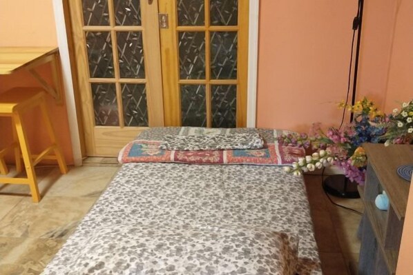 Room - Ground floor unit for family and friends in Jackson Heights (New York)