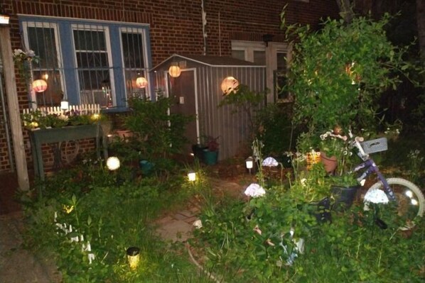 Garden - Ground floor unit for family and friends in Jackson Heights (New York)