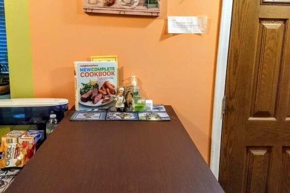 Dining - Ground floor unit for family and friends in Jackson Heights (New York)