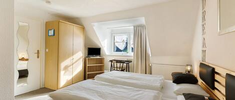 1 habitación, wifi y ropa de cama