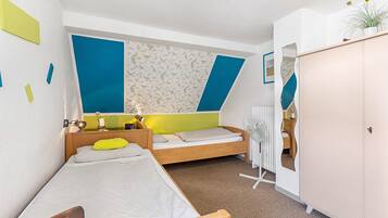 1 bedroom, WiFi, bed sheets