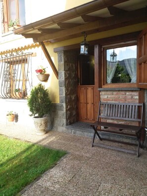 Exterior detail - Apartments La Huerta de la Torre ( Apartment number 2 ) (Cangas de Onis)