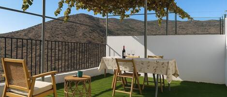 تناول الطعام بالخارج