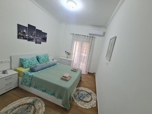 Room - Luxury Apartment in Sepolia (Athens)