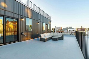 Terrace/patio - Old City - Luxury Waterview Penthouse The Heritage (Philadelphia)