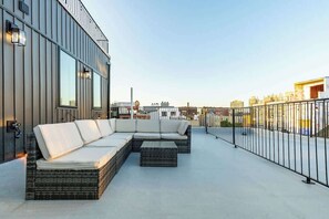 Terrace/patio - Old City - Luxury Waterview Penthouse The Heritage (Philadelphia)