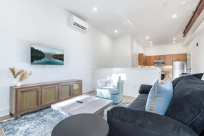 TV - Old City - Luxury Waterview The Heritage (Philadelphia)