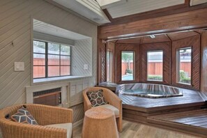 Room - Tulane Modern Richardson Retreat w/ Pool & Indoor Hot Tub! (Richardson)