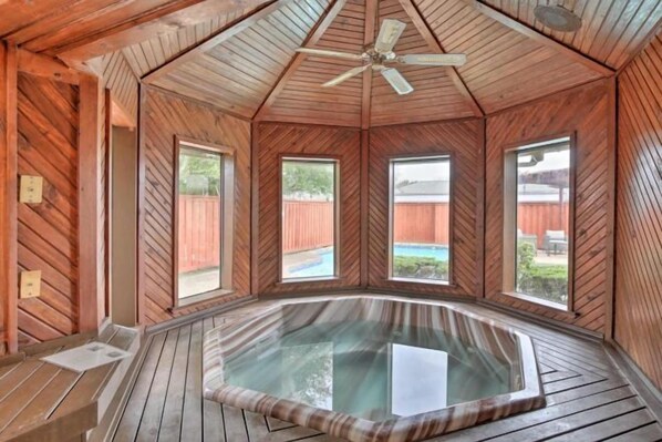 Room - Tulane Modern Richardson Retreat w/ Pool & Indoor Hot Tub! (Richardson)