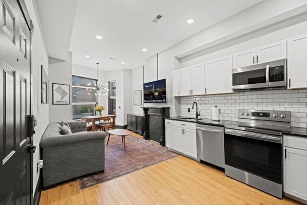 Room - Luxury, Spacious 4Bd, 4ba Logan Circle Rowhouse (Washington D.C.)