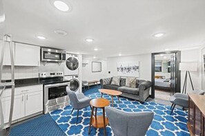 Room - Luxury, Spacious 4Bd, 4ba Logan Circle Rowhouse (Washington D.C.)