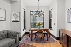 Room - Luxury, Spacious 4Bd, 4ba Logan Circle Rowhouse (Washington D.C.)