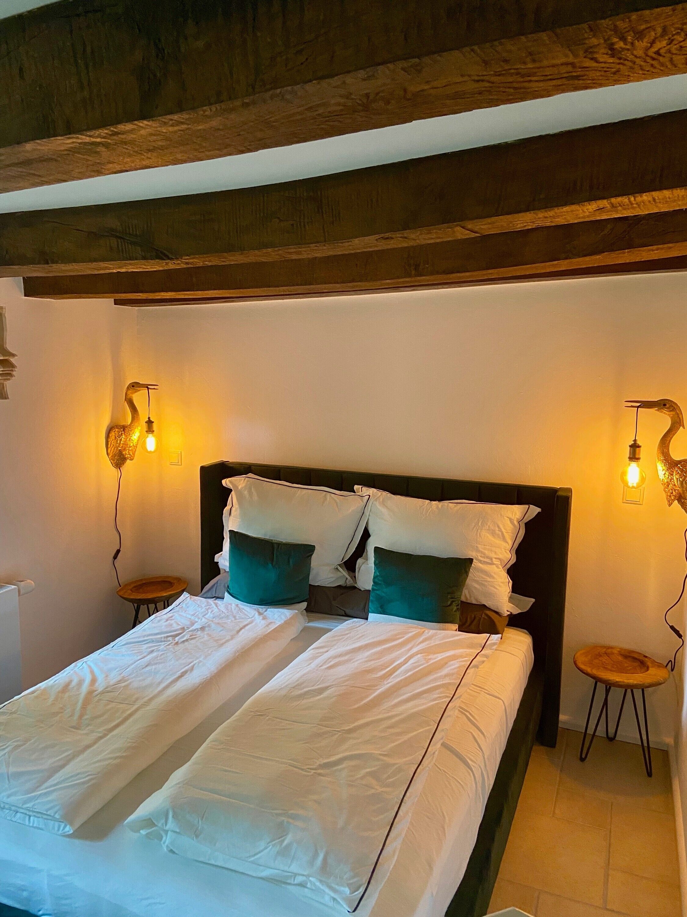 3 chambres, fer et planche à repasser, Wi-Fi, draps fournis