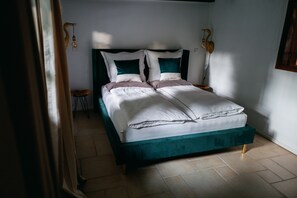 3 camere, una scrivania, ferro/asse da stiro, Wi-Fi