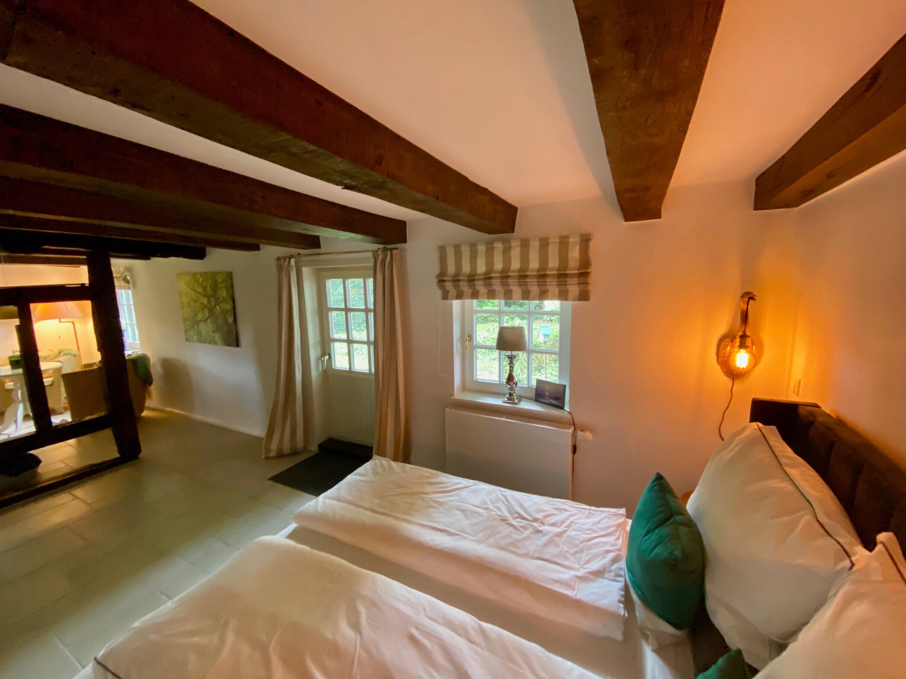 3 quartos, ferros/tábuas de passar roupa, Wi-Fi, roupa de cama