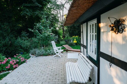 Holiday Home 'Cottage Am See Mit Garten Und Kamin' with Private Terrace, Private Garden and Wi-Fi