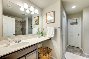 House (5 Bedrooms) | Interior - Spacious San Antonio Family Retreat Near Seaworld! (San Antonio)