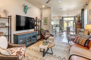 Apartment (3 Bedrooms) | Front of property - Walk to Light Rail! Townhome 9 Mi to Dtwn Denver (Lakewood)
