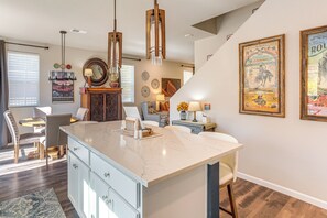 Apartment (3 Bedrooms) | Interior - Walk to Light Rail! Townhome 9 Mi to Dtwn Denver (Lakewood)