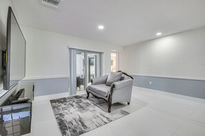 Interior - 3 Mi to Hard Rock Stadium: Home w/ Fenced-in Yard! (Miramar)