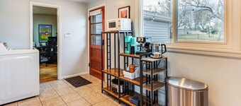 Walk to Old Town Lafayette! Cozy Couples Escape