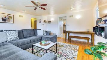House (2 Bedrooms) | Interior