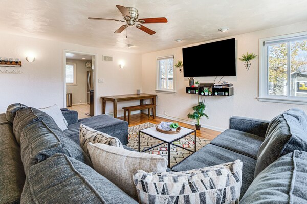 Walk To Old Town Lafayette! Cozy Couples Escape - Frederick, CO