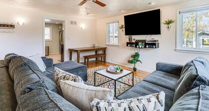 Walk to Old Town Lafayette! Cozy Couples Escape