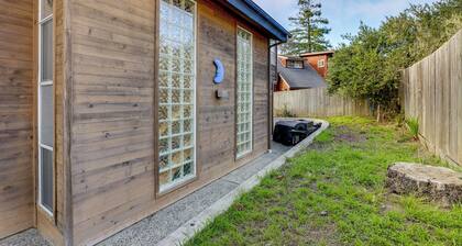 Walk to Trails! Small-town Hideaway in Cambria