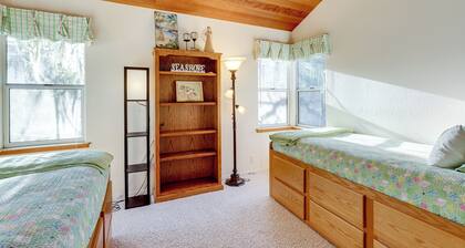 Walk to Trails! Small-town Hideaway in Cambria