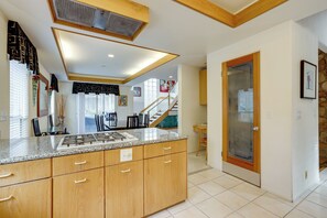 Interior - Walk to Trails! Small-town Hideaway in Cambria (Cambria)