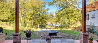 Lakefront Getaway w/ Hot Tub & Yard in Okc!