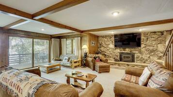 House (5 Bedrooms) | Interior