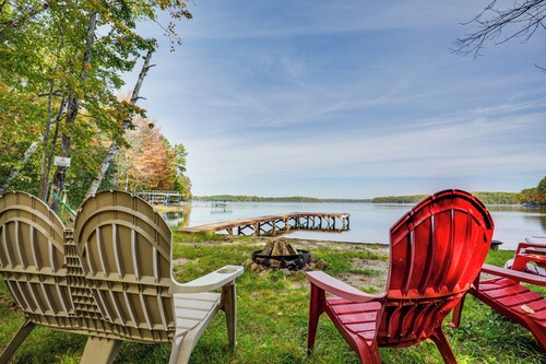 Lakeside Northwoods Retreat: Dock, Deck, Fire Pit!