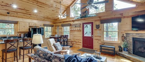 House (2 Bedrooms) | Interior