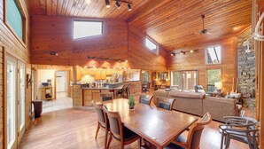 Unclassified image, 4 of 38, button - Lake Eufaula Cabin w/ Dock at Nine Marina (Eufaula)