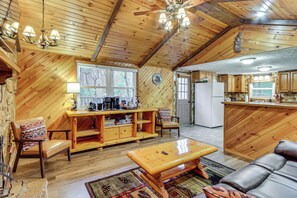 Interior - Lake Access & Hot Tub! Serene Rockbridge Cabin (Amanda)