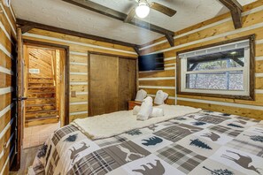 Interior - Lake Access & Hot Tub! Serene Rockbridge Cabin (Amanda)