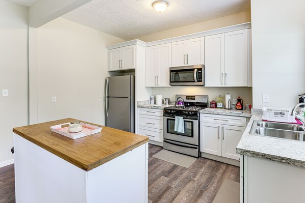 House (4 Bedrooms) | Interior - 'doris & Susan's Place' - Historic Tuskegee Home (Tuskegee)