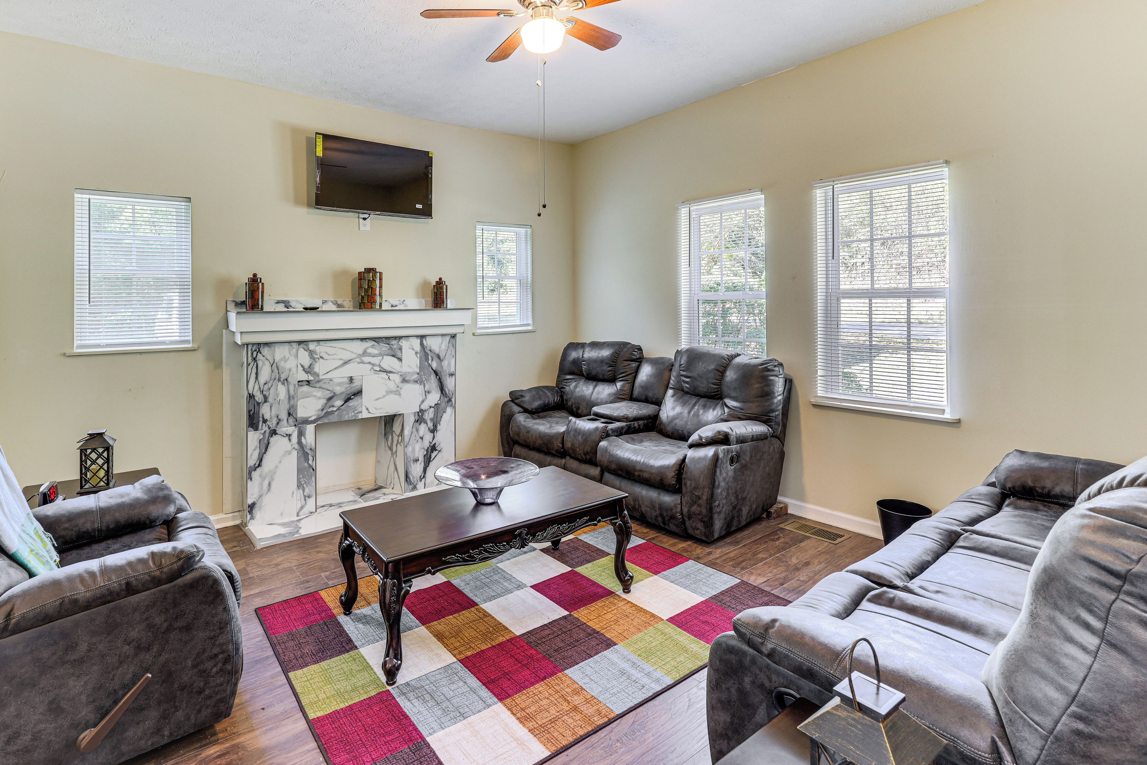 House (4 Bedrooms) | Front of property