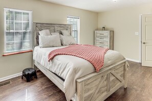 House (4 Bedrooms) | Interior - 'doris & Susan's Place' - Historic Tuskegee Home (Tuskegee)