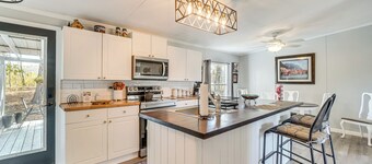 Relax Fireside! Retreat Near Chickamauga Lake