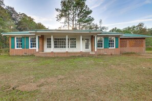 House (2 Bedrooms) | Interior - Peaceful Pond: Country Retreat in Oglethorpe! (Oglethorpe)