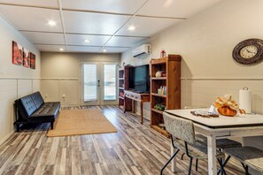 House (1 Bedroom) | Interior - Peaceful East Texas Retreat! Mineola Bungalow (Mineola)