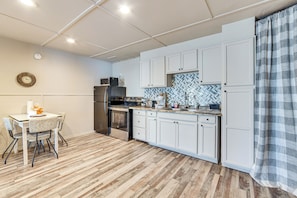 House (1 Bedroom) | Interior - Peaceful East Texas Retreat! Mineola Bungalow (Mineola)