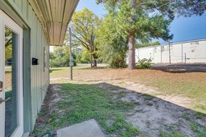 House (1 Bedroom) | Interior - Peaceful East Texas Retreat! Mineola Bungalow (Mineola)