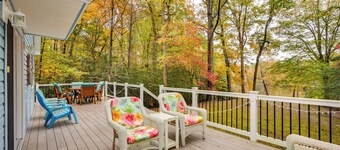 Lake Access, Tranquil Acreage: Farnham Cottage