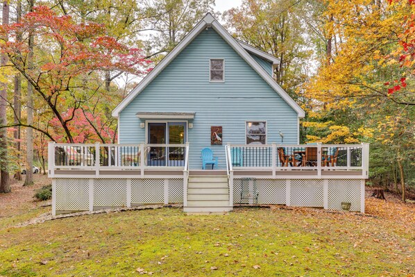 Interior - Lake Access, Tranquil Acreage: Farnham Cottage (Farnham)