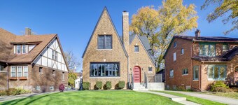 Pet Friendly! Near Casinos & Lake Michigan Beaches